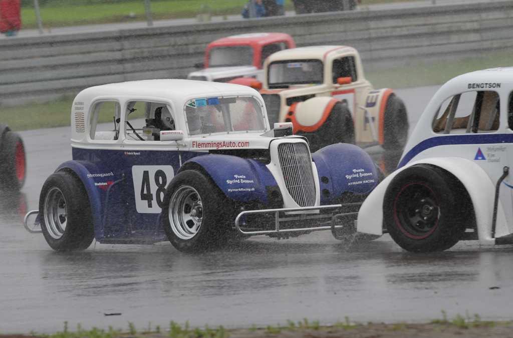 Første løb om lørdagen blev kørt i regn.
(Foto: Motorsporten.dk)